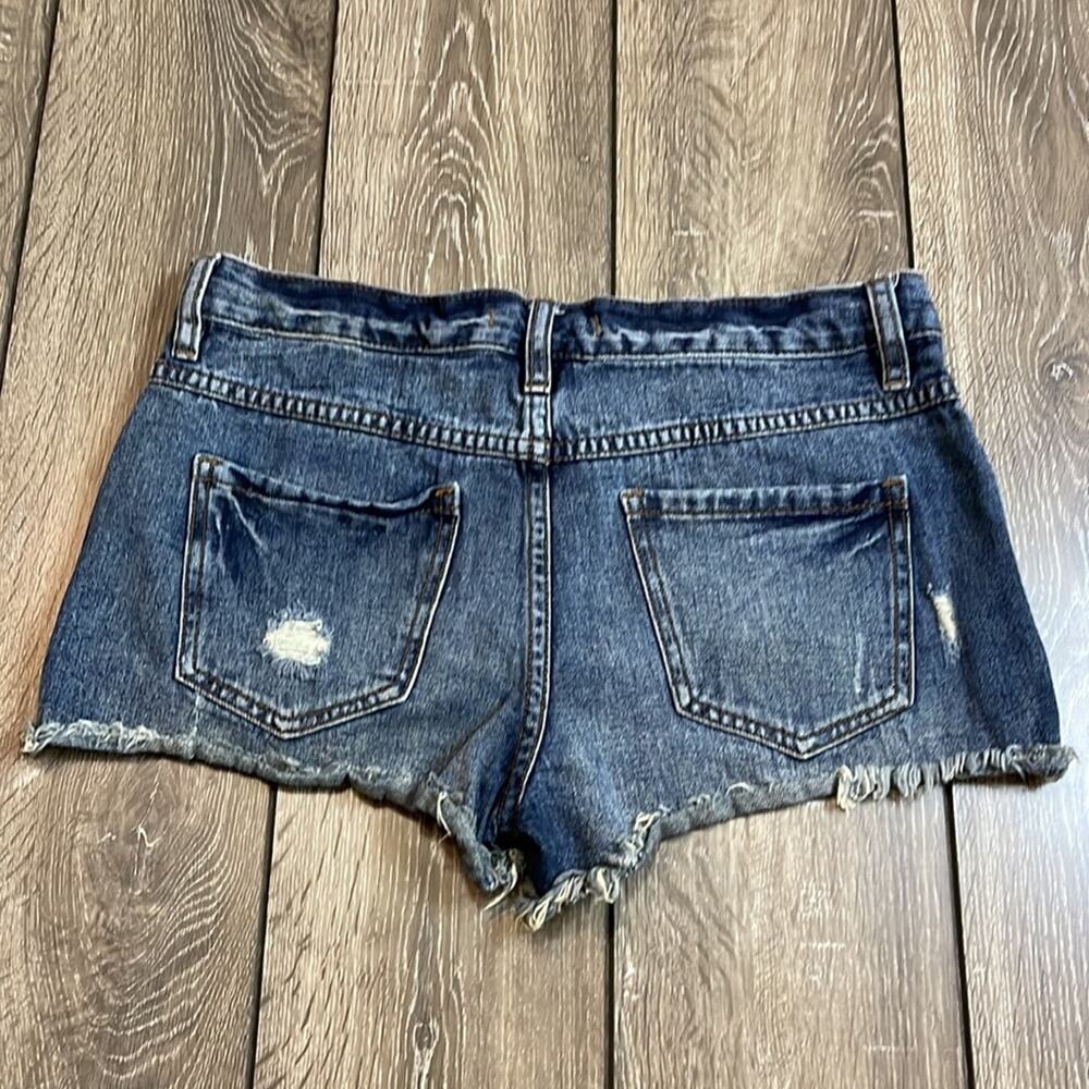 Free People Cutoff Button Fly Blue Jean Shorts Women's Size 26 - Picture 2 of 4
